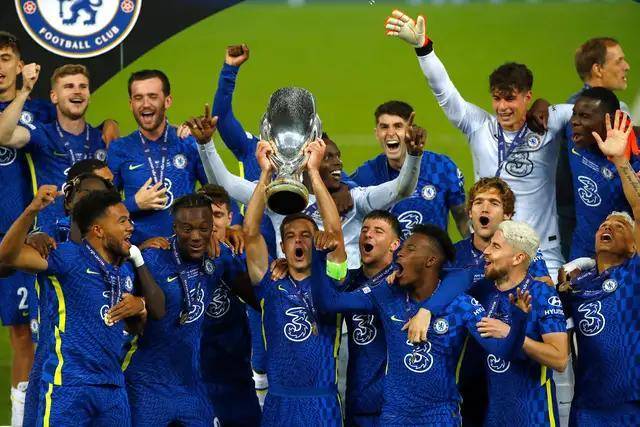 广西梧州半程马拉松火热开赛 万名跑者竞速“岭南古郡”